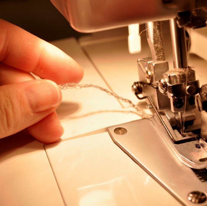 How to change serger thread using the tying off method