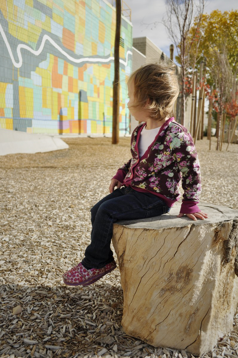 Peekaboo Pattern Shop V-Neck Cardigan