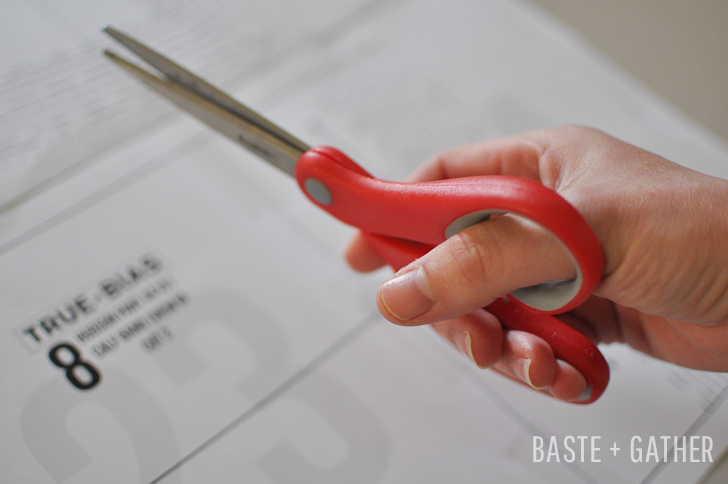 paper cutting scissors